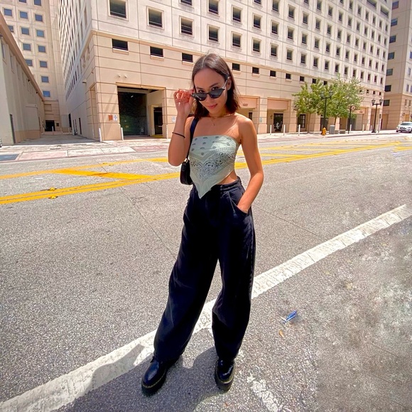 Meet Your Posher - Picture 4 of 4